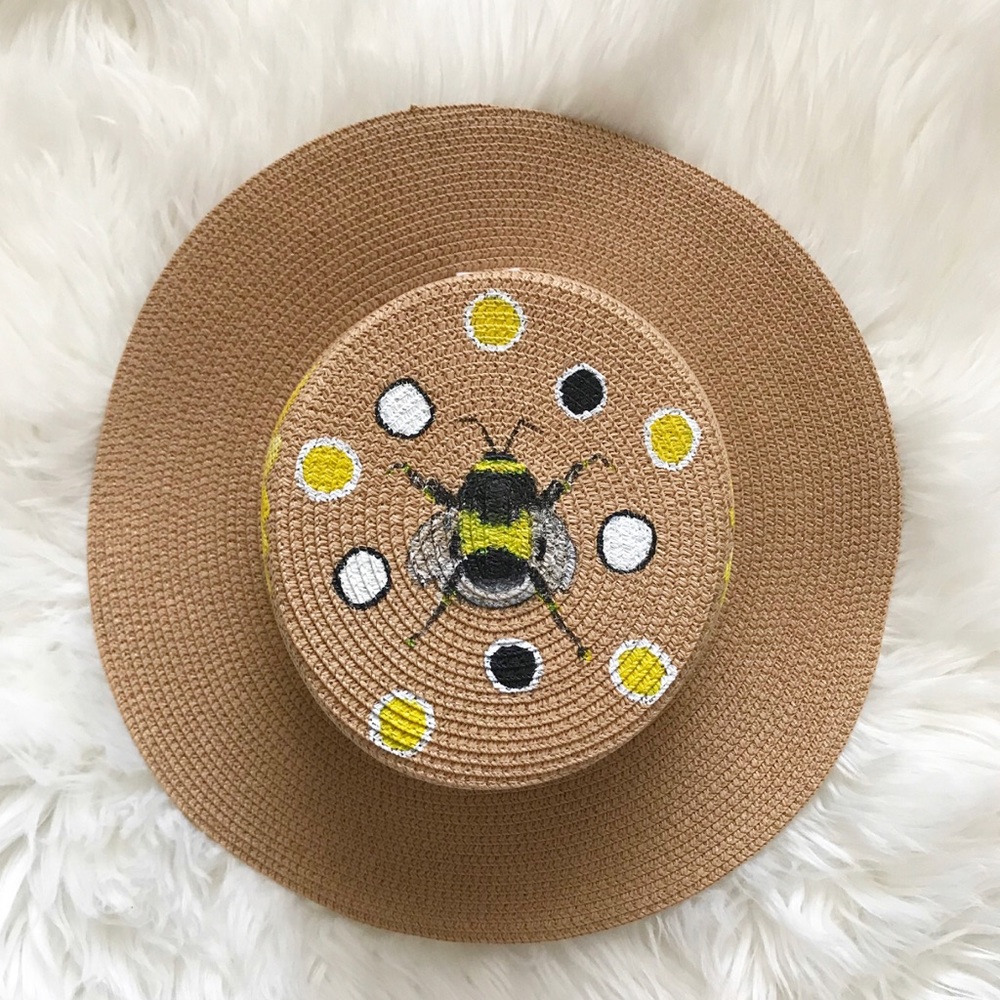Handpainted Straw hat “Bee”